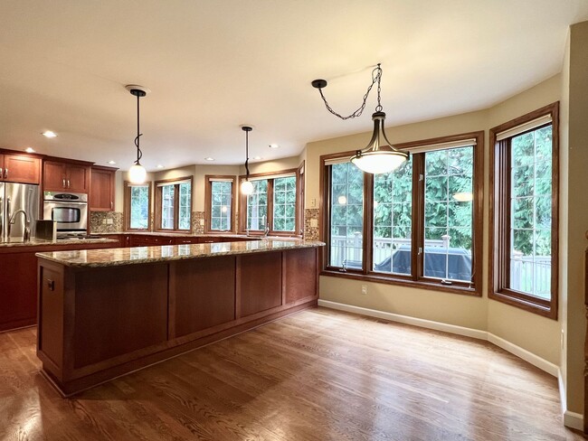 Building Photo - Golf Course Home in Mill Creek!