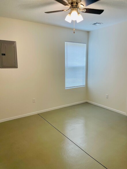 Building Photo - 1520 N Madison Ave