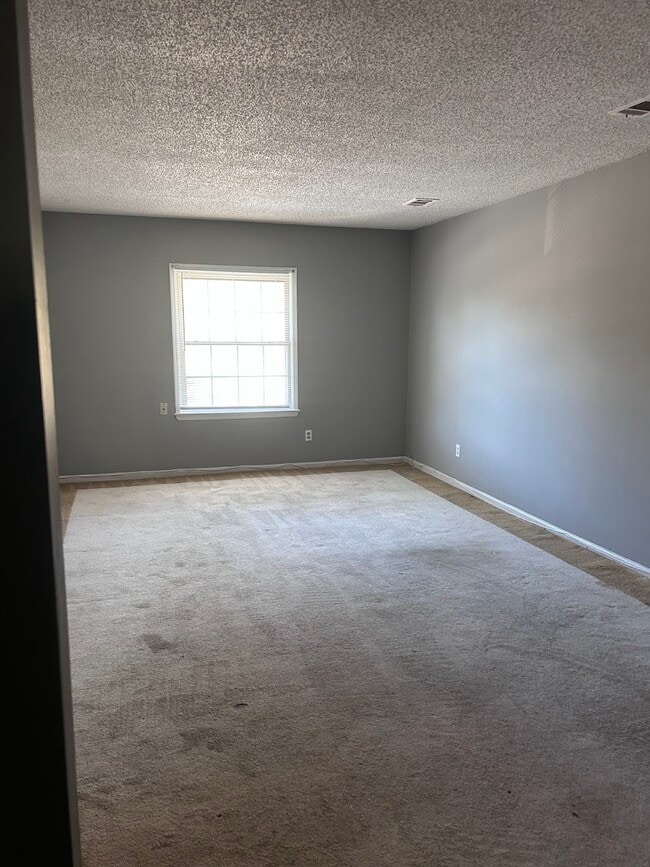 Building Photo - 2940 Parc Lorraine