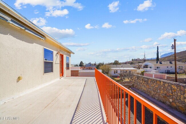 Building Photo - 6121 Byron St