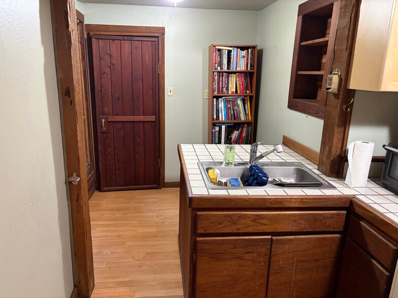 Building Photo - 19471 Madrone Ct