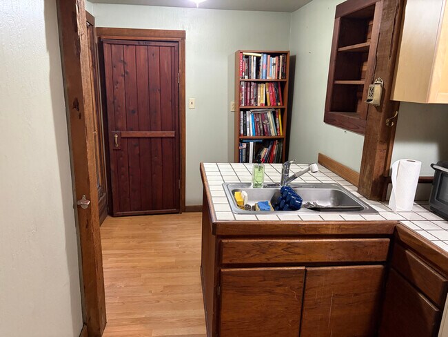 Building Photo - 19471 Madrone Ct