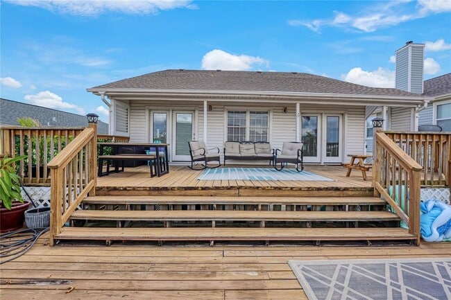 Building Photo - 1114 Tiki Dr