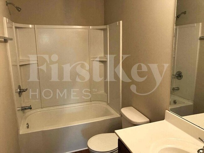 Building Photo - 3861 Cameron Trail SE