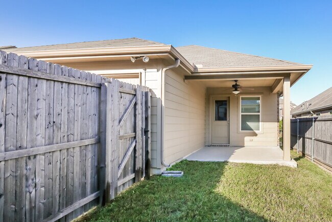 Building Photo - 517 Pawnee St