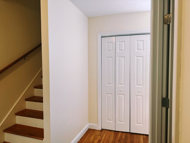 Building Photo - 4 Union Pl