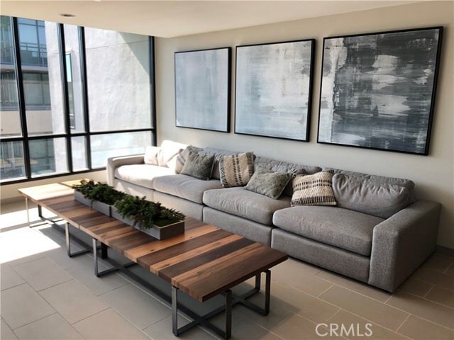 Building Photo - 2536 Nolita