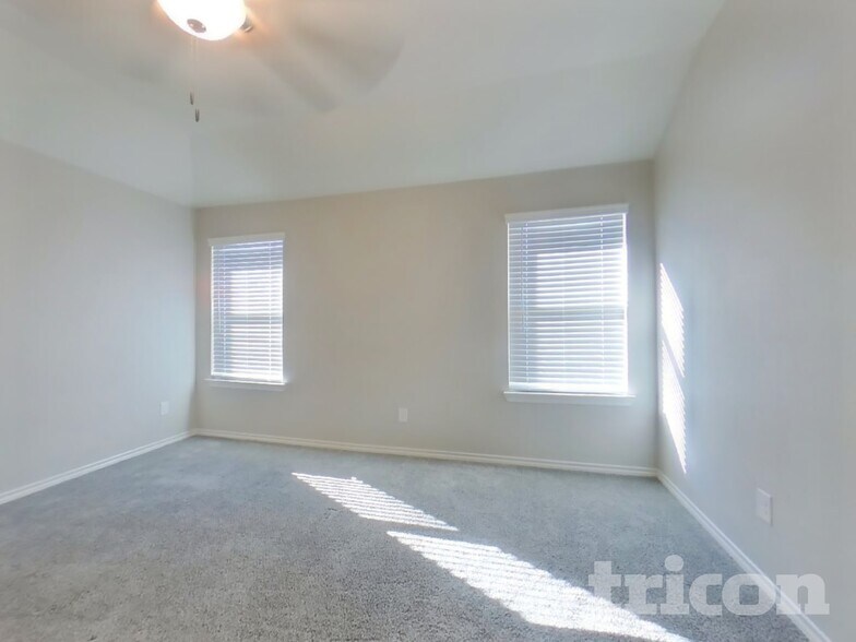 Building Photo - 3609 Doris Dr