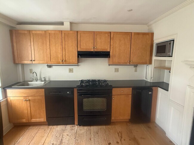 Building Photo - 72-74 Jefferson St