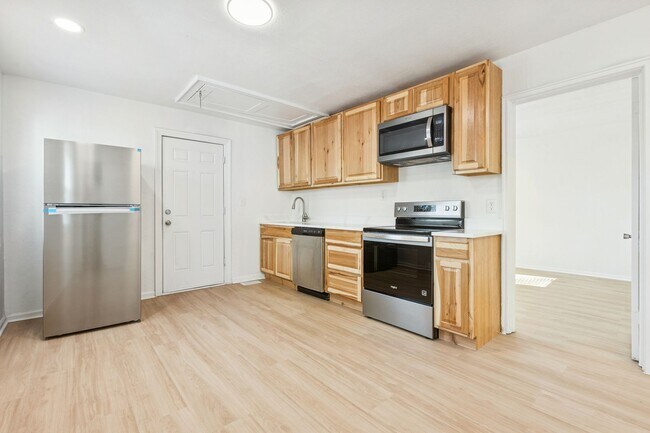 Building Photo - 12 Frailey Pl