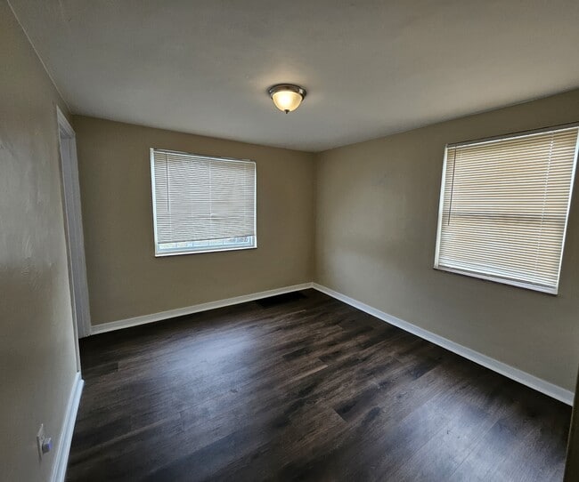 Building Photo - 855 Hamil Rd