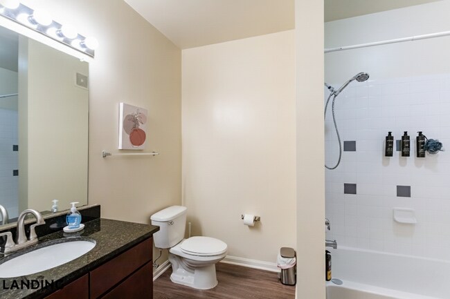 Building Photo - 400 Blake St