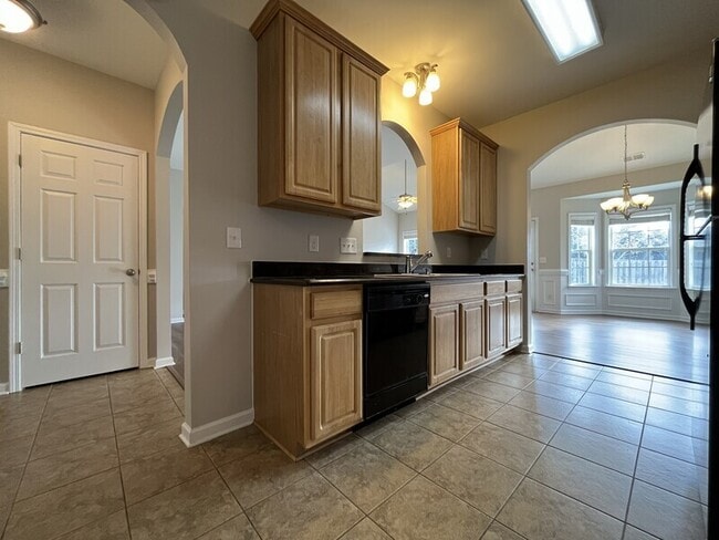 Building Photo - 2004 Helleri Dr