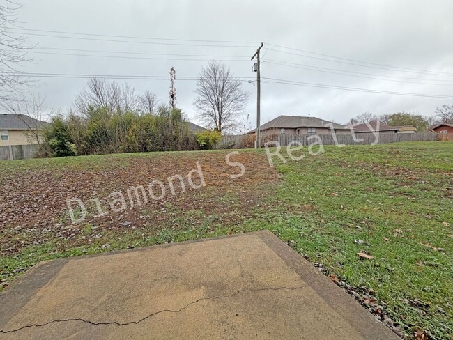 Building Photo - 2 Bedroom Duplex in Nixa Available!!