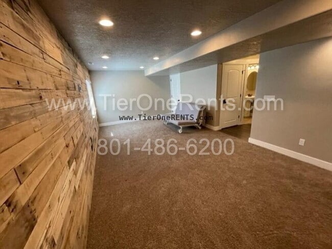 Building Photo - No deposit option for qualified renters
