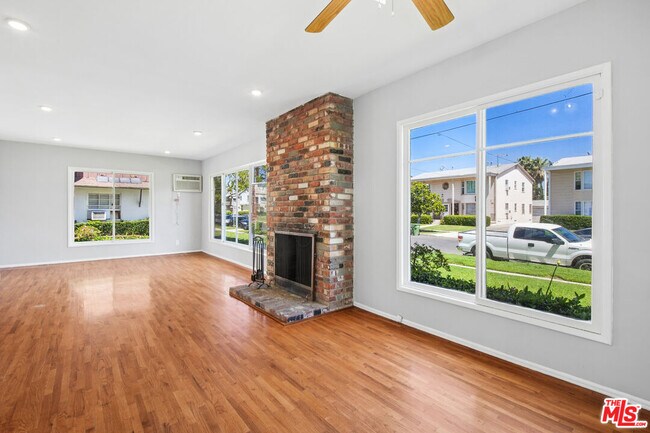 Building Photo - 5307 Vantage Ave