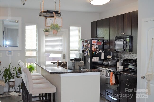 Building Photo - 841 Seigle Point Dr