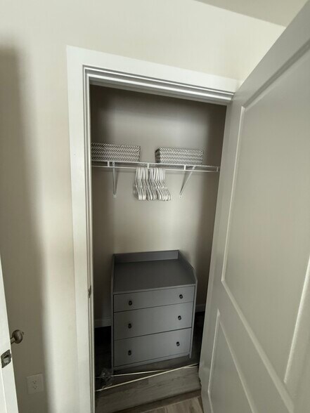 Building Photo - 7504 Day Break Dr