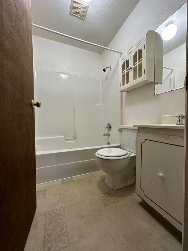 Building Photo - 1 bedroom in Billings MT 59105