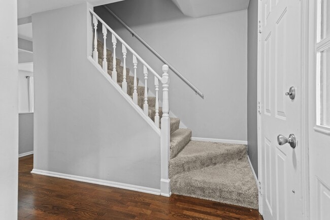 Building Photo - 1008 Forest Hills Dr