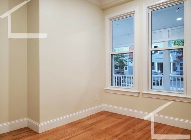 Building Photo - Coolidge Corner Area, In-Unit Washer and Dryer,  Parking for Rent