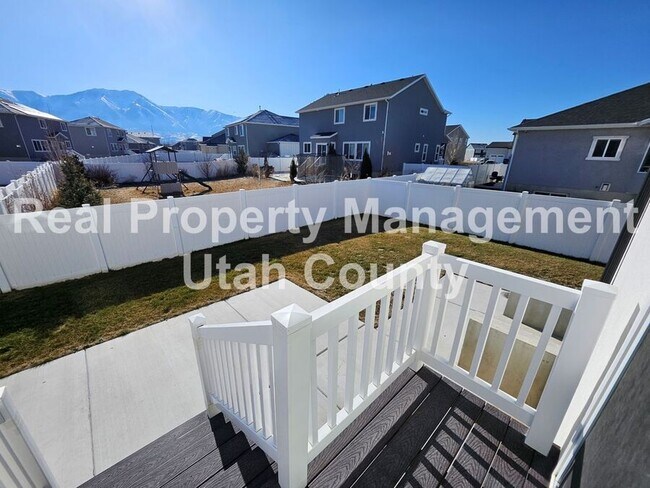 Building Photo - Large Home on Arrowhead Trail