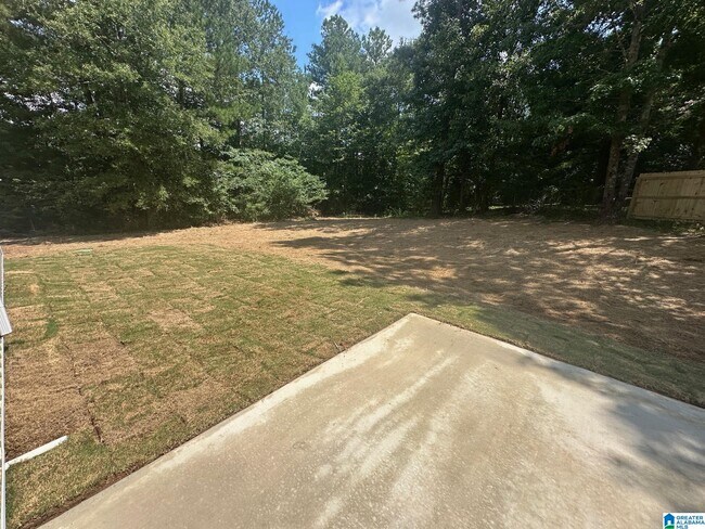 Building Photo - 15 Colonial Ln