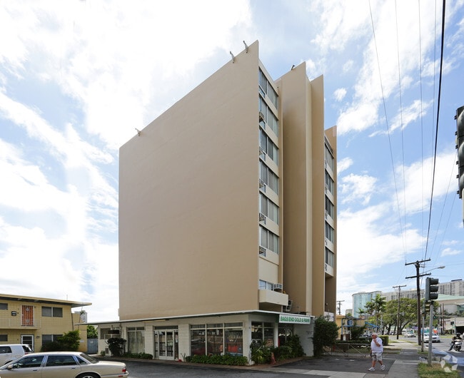 Building Photo - Kalakaua Plaza