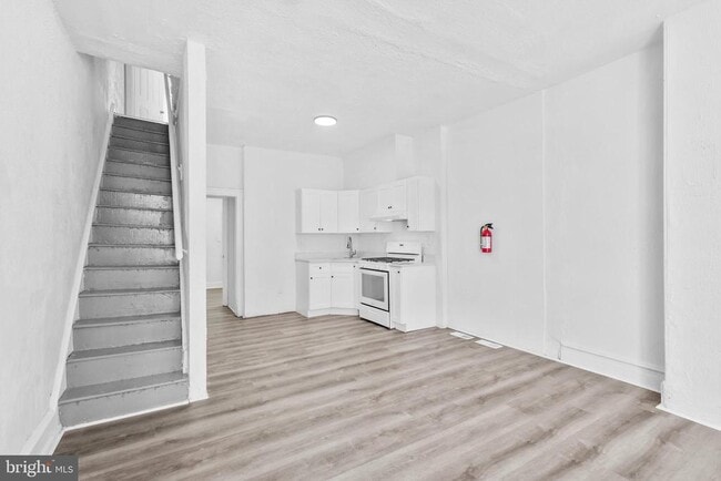 Building Photo - 2423 N Bouvier St