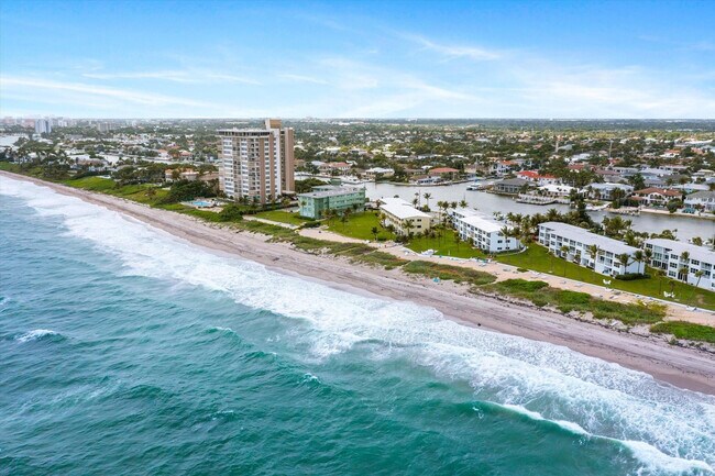 Building Photo - 1041 Hillsboro Mile