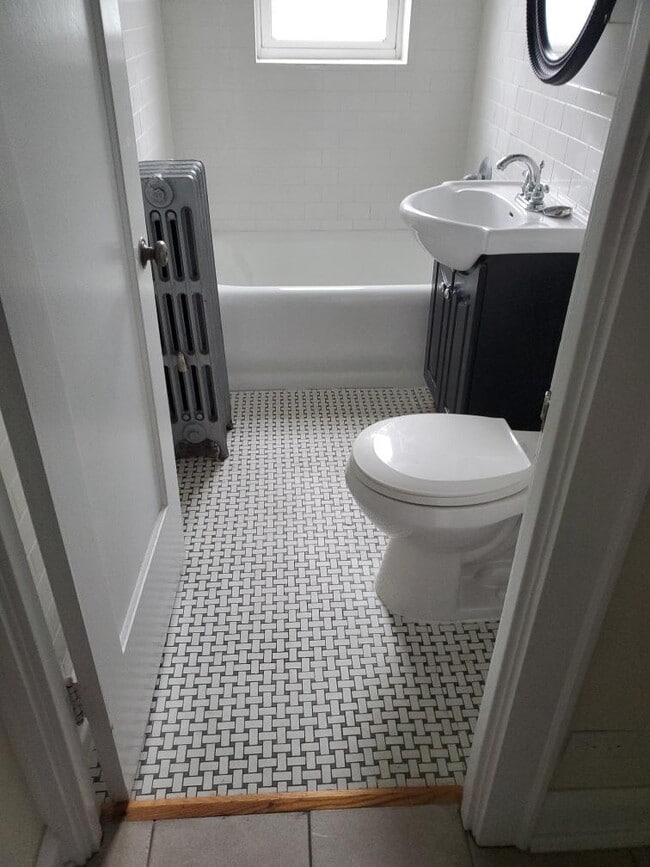 Building Photo - 802 Elmwood Ave