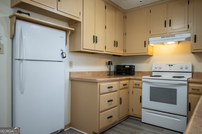 Building Photo - 100 VFW Dr