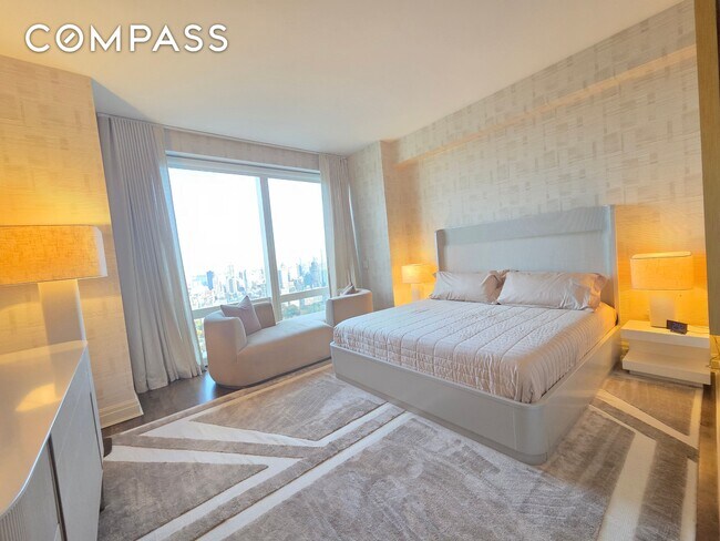 Building Photo - 80 Columbus Cir