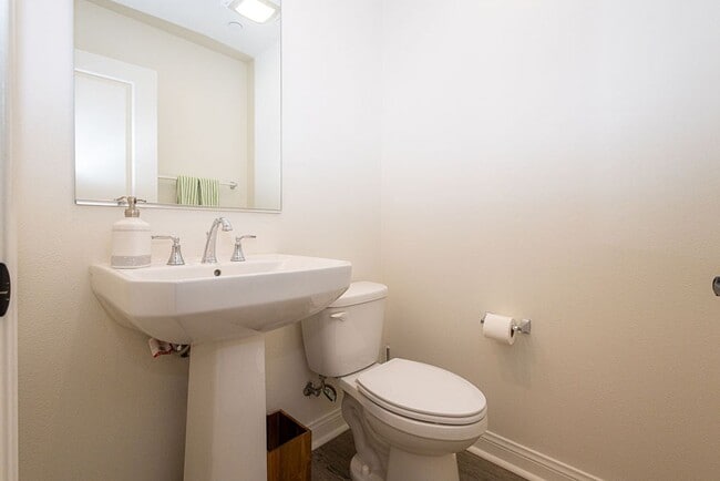 Building Photo - Bright and Airy Split-Level Townhouse in W...