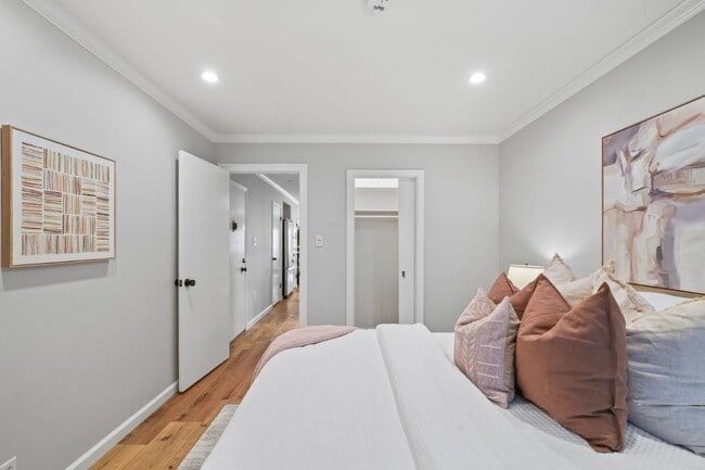 Building Photo - 1250 Clay St