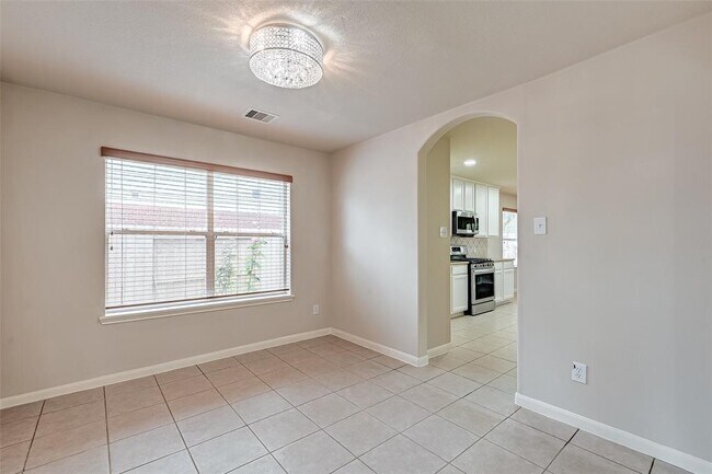 Building Photo - 2310 Diamond Springs Dr