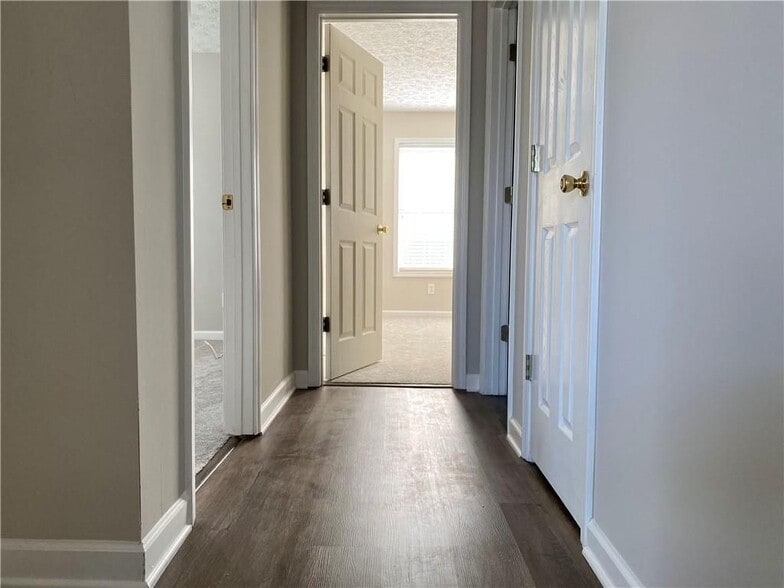 Building Photo - 736 Bedford