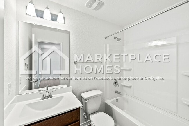 Building Photo - 400 Horizon Pointe