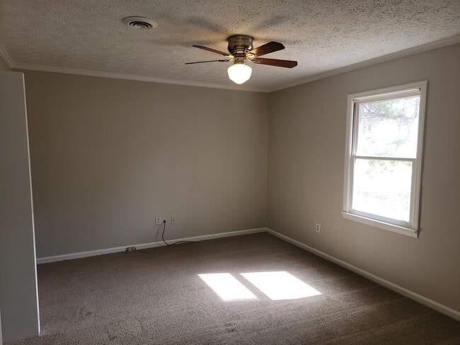 Building Photo - Henry County:  3 bedrooms, 1 Bonus, and 2 baths