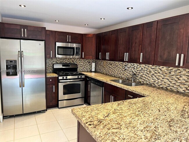 Building Photo - 6251 SW 116th Pl