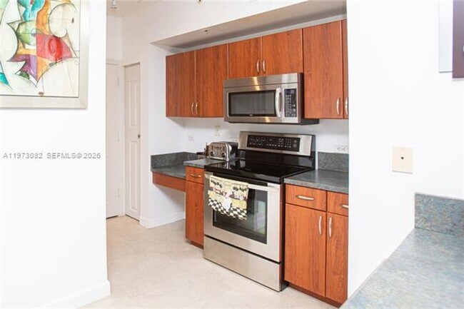 Building Photo - 9172 Collins Ave