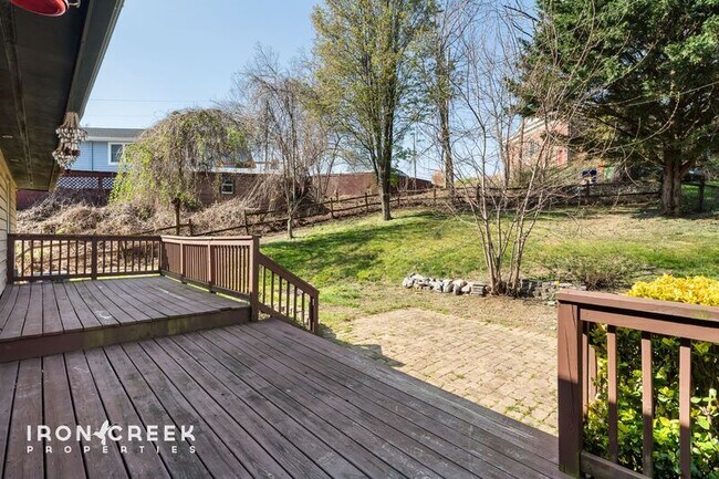 Building Photo - 25 Hazzard St