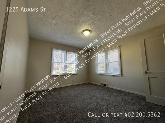 Building Photo - 1225 Adams St