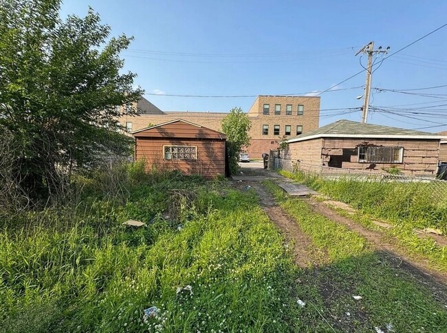 Building Photo - 8371 S Baltimore Ave