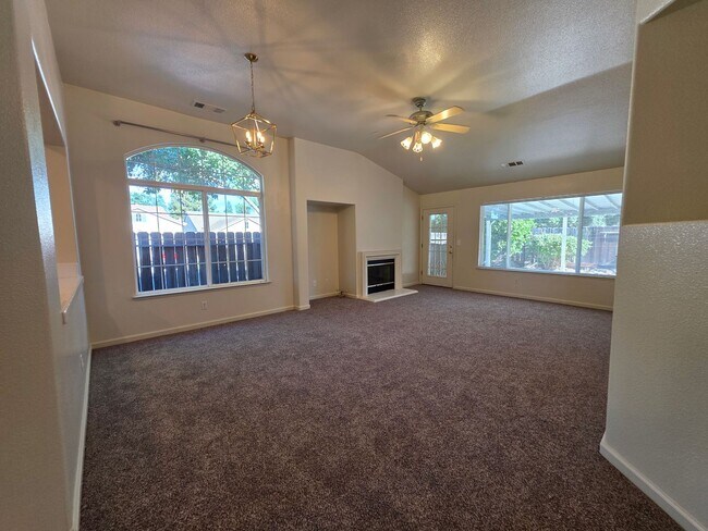 Building Photo - Single Story home in Sylvan Schools!