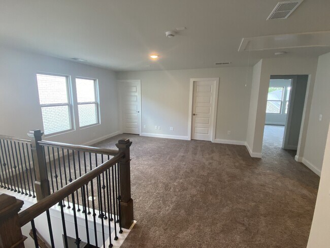 Building Photo - 1168 Carlisle Pl