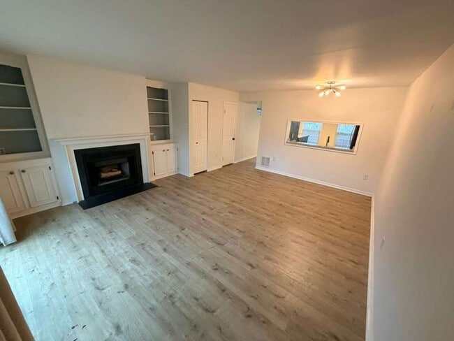 Building Photo - 2516 W Straw Bridge Chase W