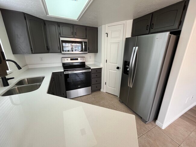 Kitchen - 1063 W 1360 S