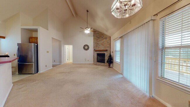 Building Photo - 1371 Nightingale
