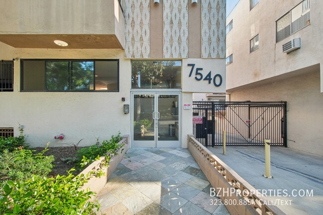 Building Photo - 7540 Hampton Ave